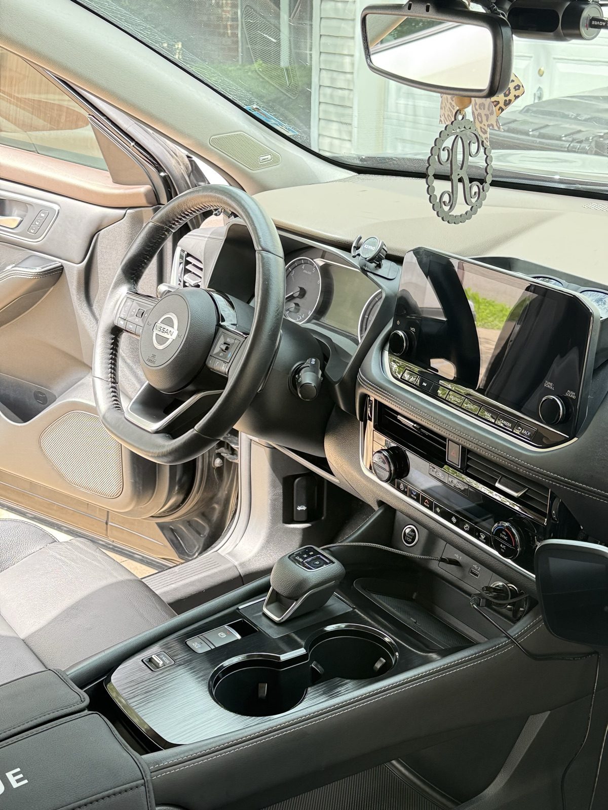 Nissan cabin detail
